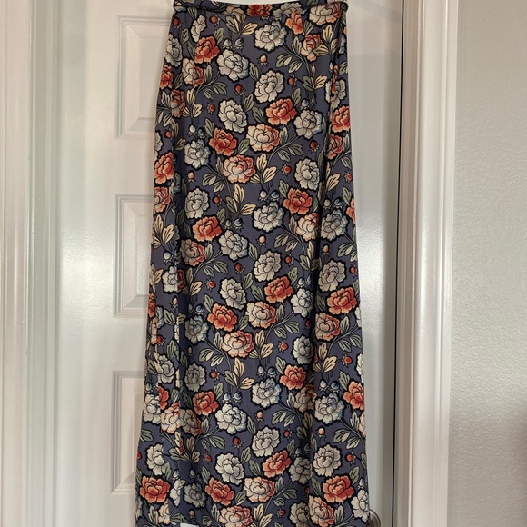 LOVE Floral Maxi Skirt - Picture 2 of 5